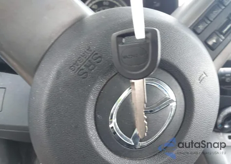 2013 Mazda Mazda2 Touring z USA, uszkodzony, nr VIN JM1DE1LY9D0160121